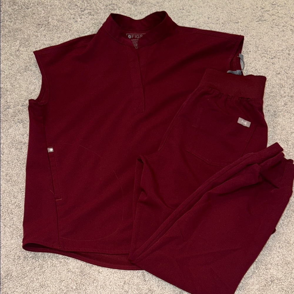 Figs maroon scrub set